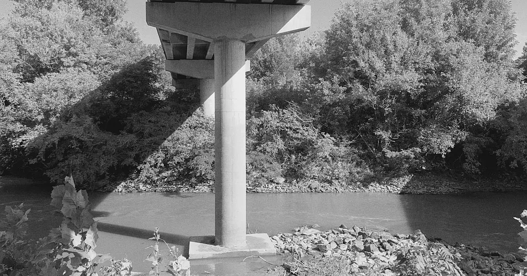 CSSF ¦ Central Administration and Governance in Payment and E‑money Firms